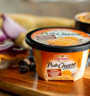Président pub cheese in-mold product packaging.